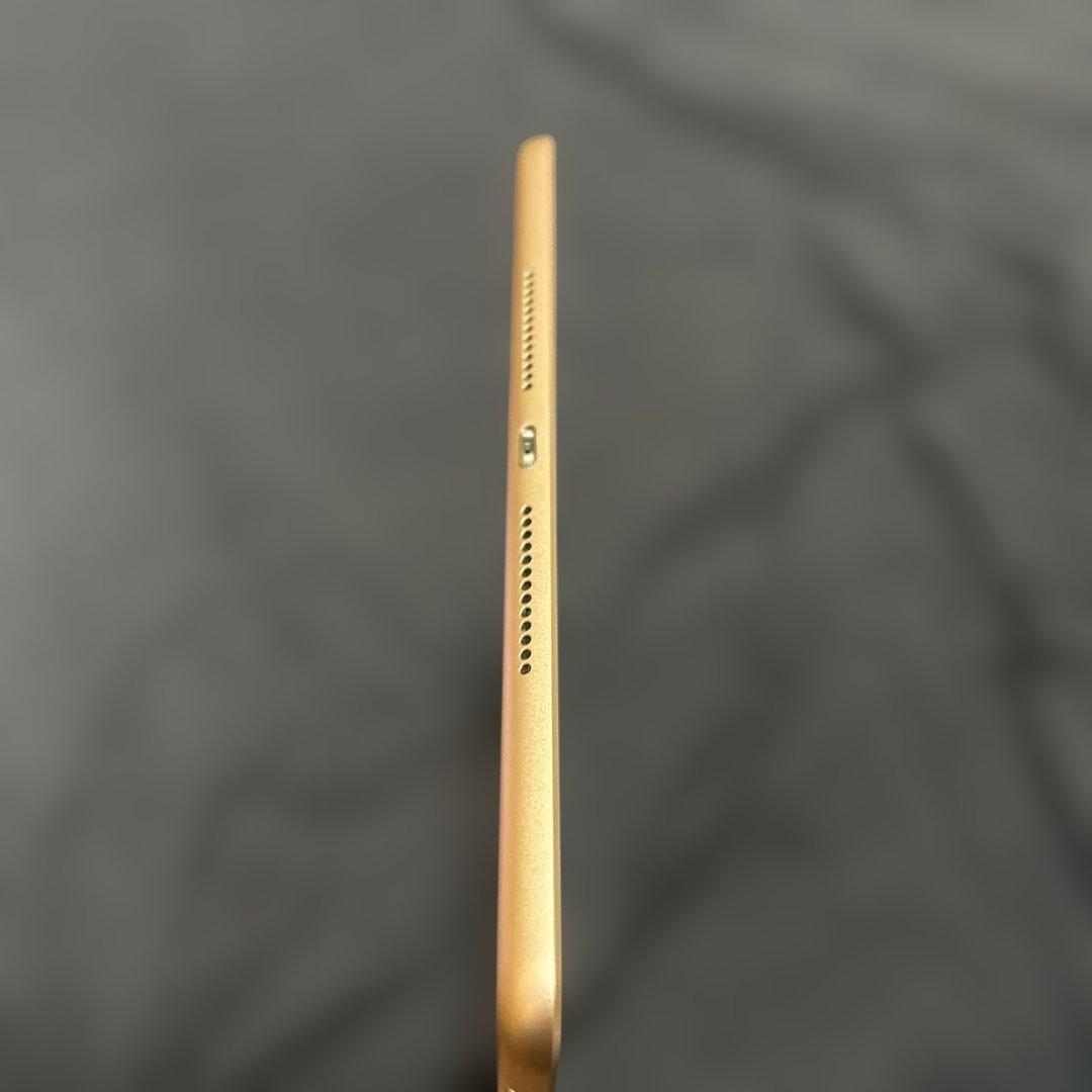 iPad 第7世代 32GB スペースグレイ Wi-Fi + Cellular