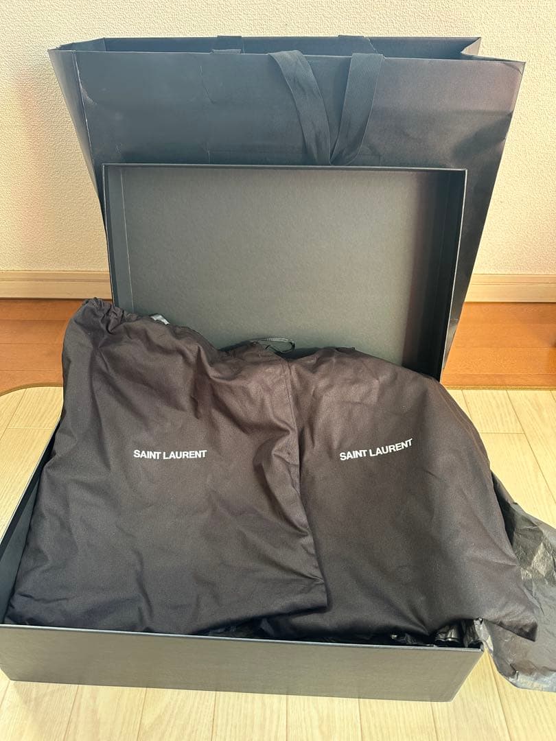 SAINT LAURENT エナメル　ヒールブーツ