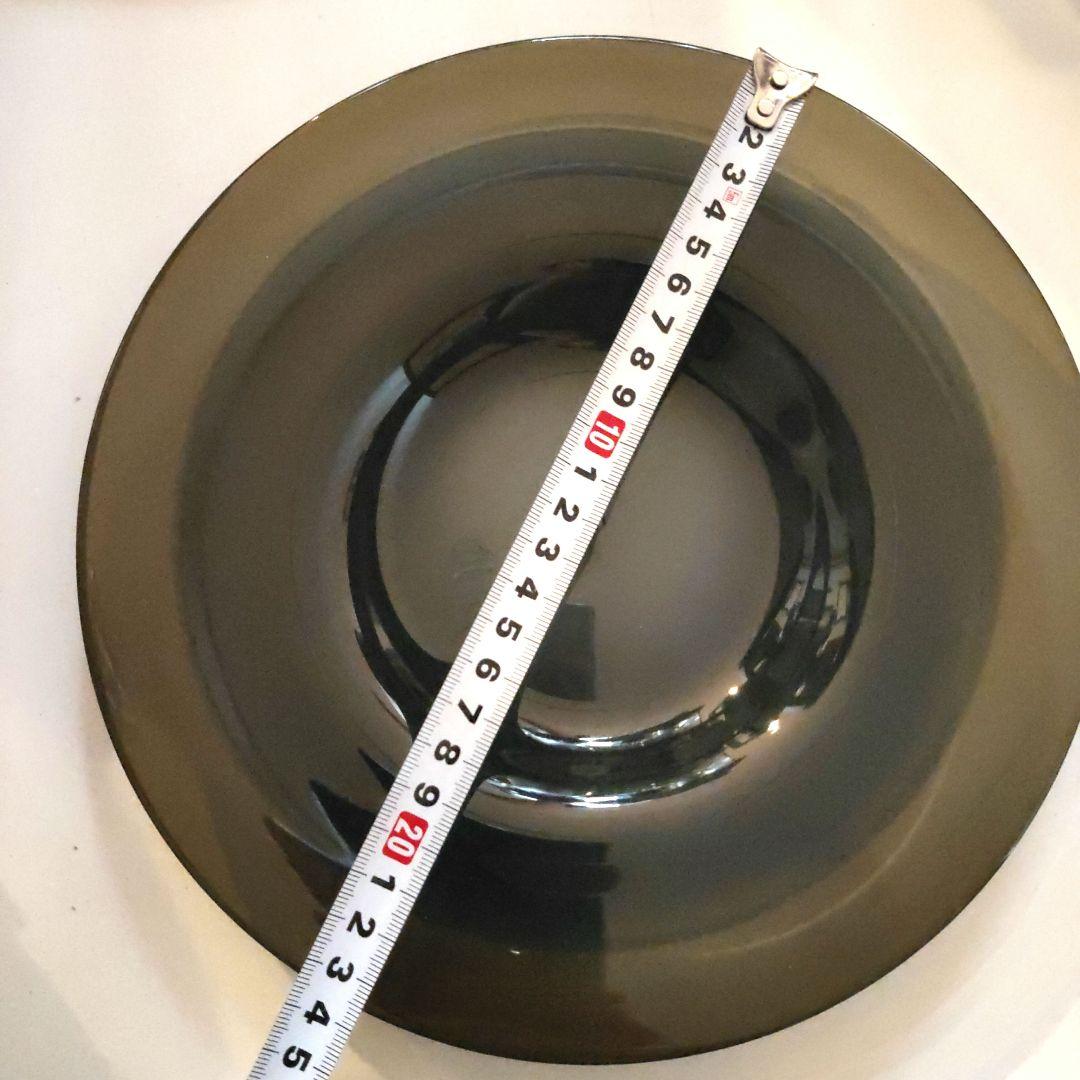 黒川登紀子さん　ガラス　皿