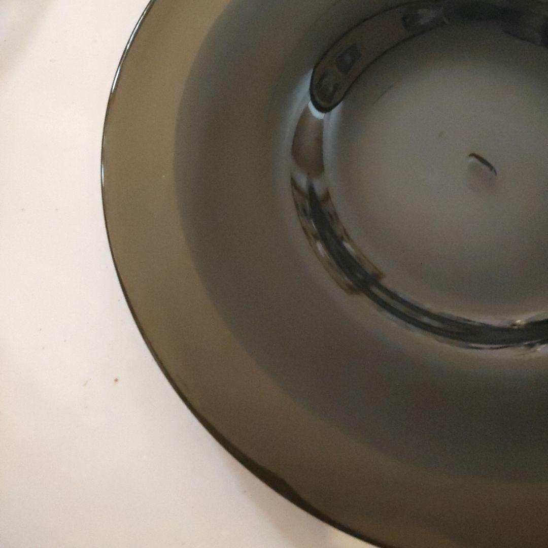 黒川登紀子さん　ガラス　皿