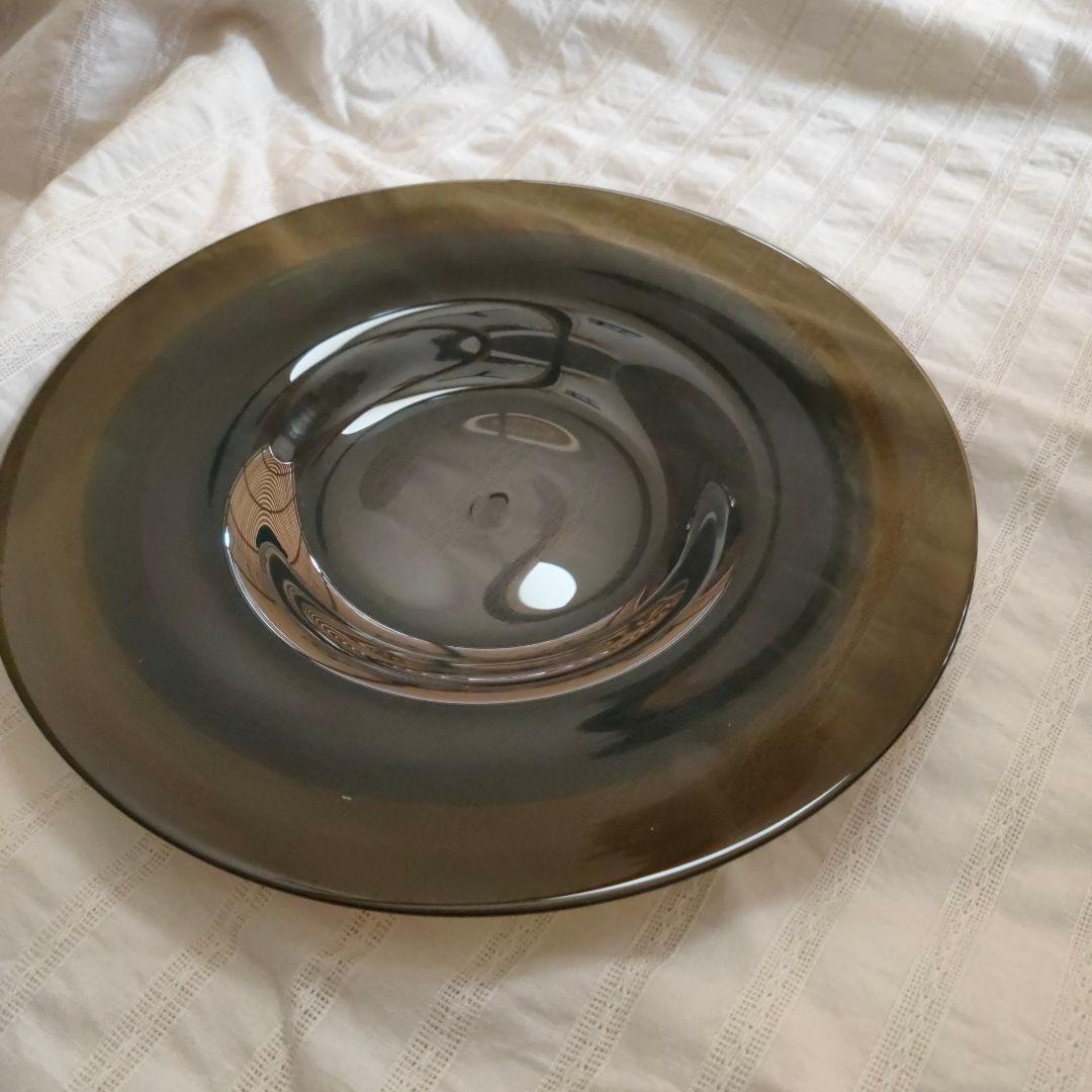 黒川登紀子さん　ガラス　皿