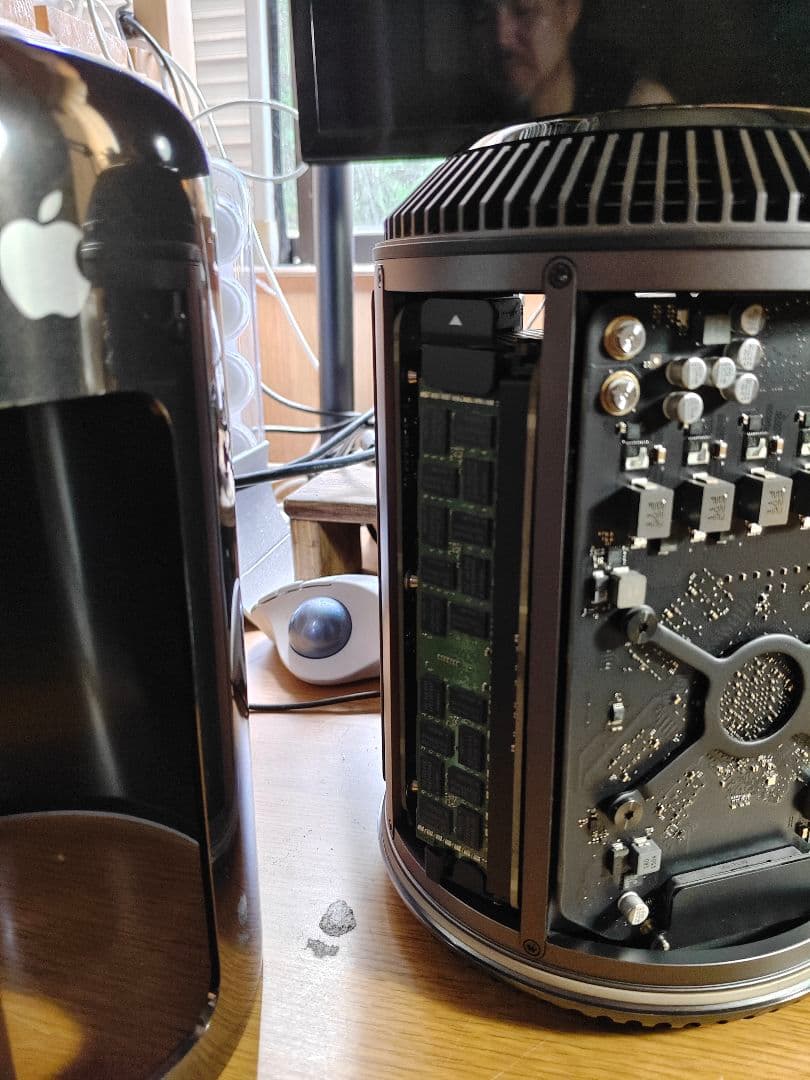 MacデビューにMac Pro 2013 12コア メモリ増設済　送料込み