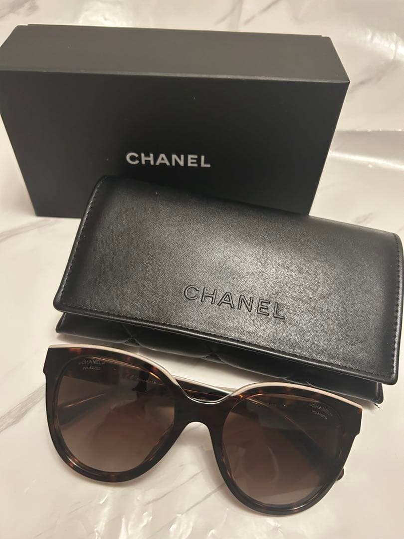 美品 chanel サングラス