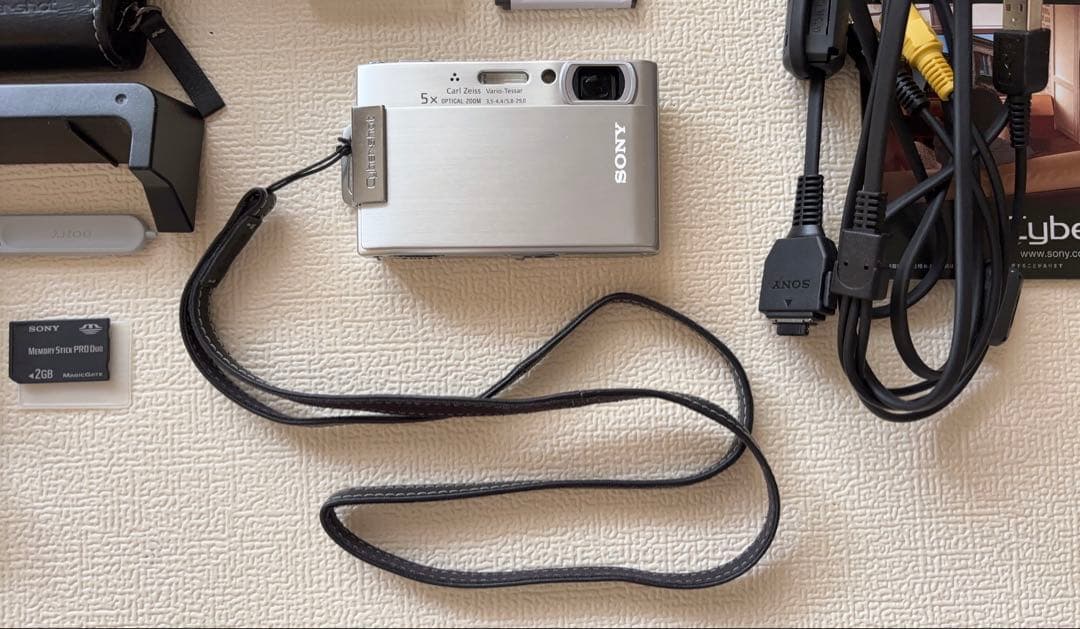 超美品 サイバーショット DSC-T200 デジカメ シルバー