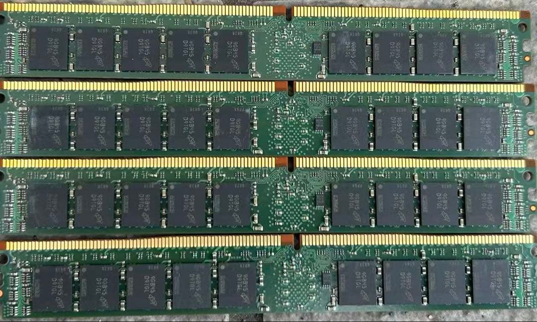 計32GB(8GB×4枚) DDR4-2400T