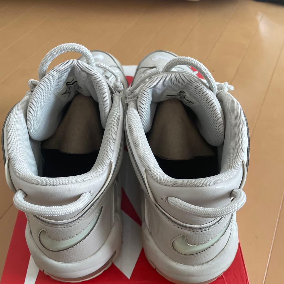 NIKE AIR MORE UPTEMPO ホワイト