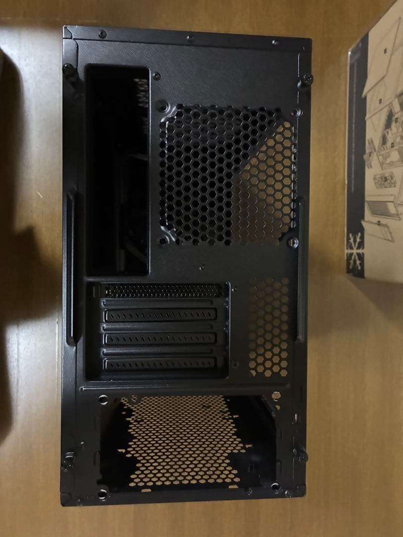 Fractal Design pcケースとグラボ3060ti