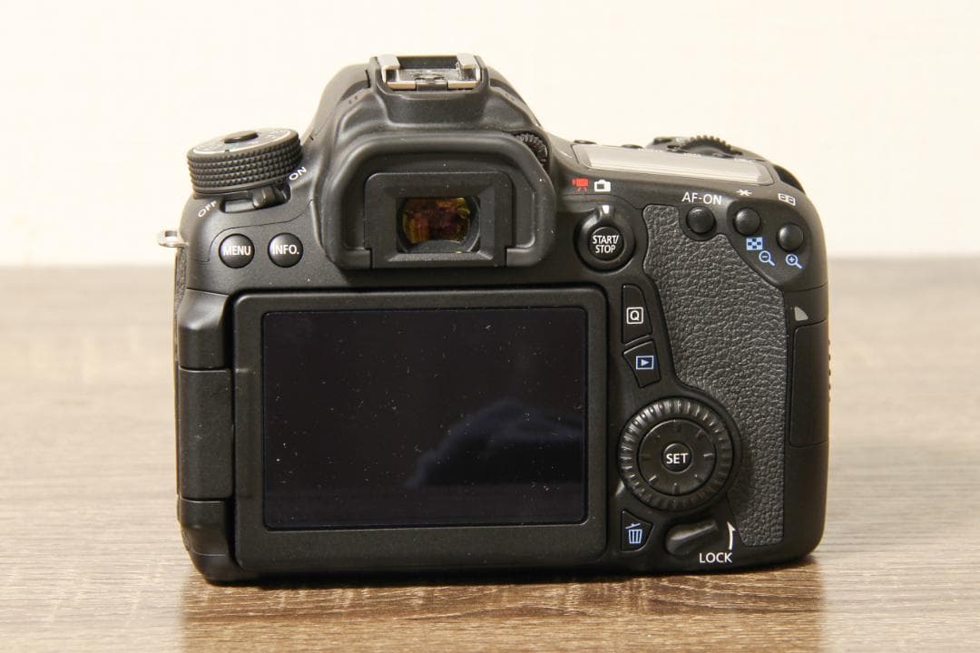 Canon EOS 70D EF-S 18-135 IS STM Kit 美品