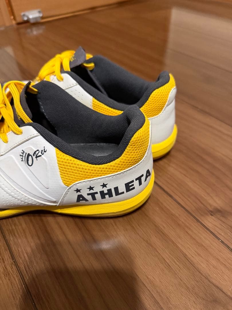 ATHLETAスニーカーフットサルシューズ