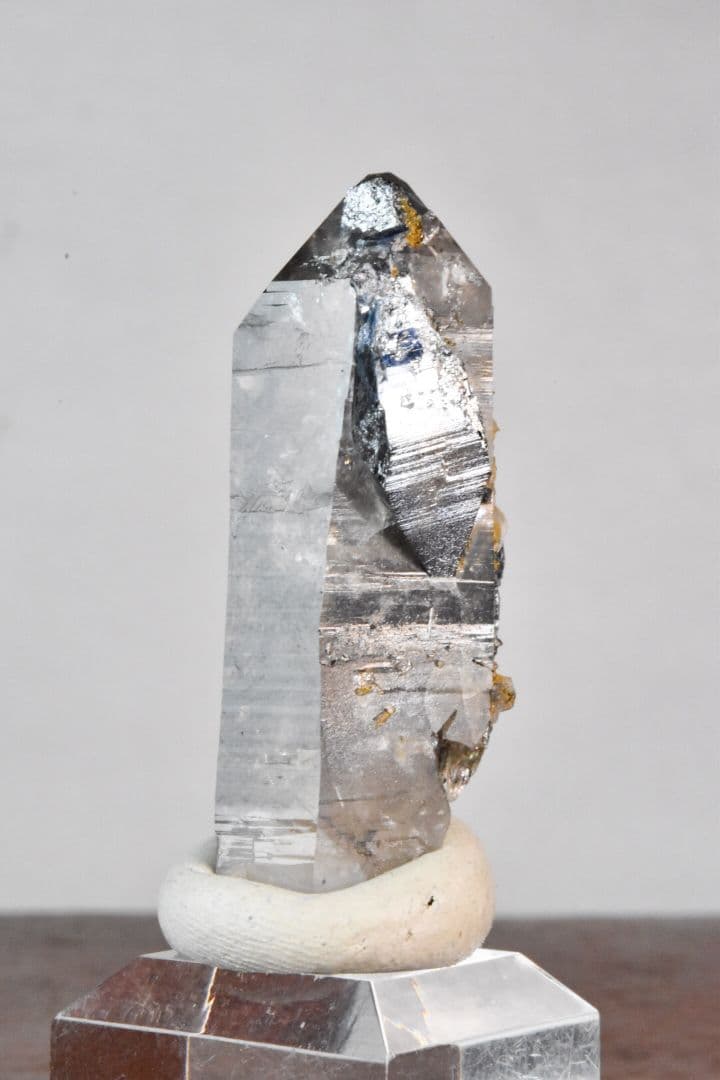 ノルウェー産 アナテース付きスモーキークォーツ