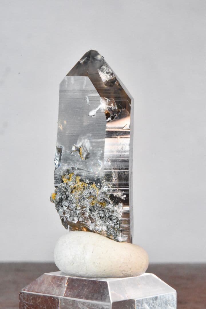 ノルウェー産 アナテース付きスモーキークォーツ