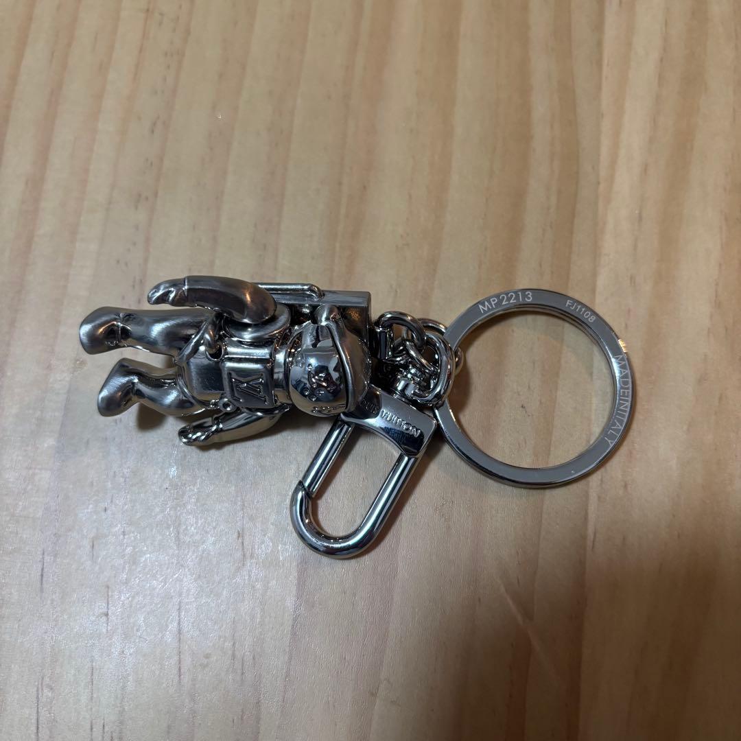 Louis Vuitton 宇宙飛行士キーホルダー