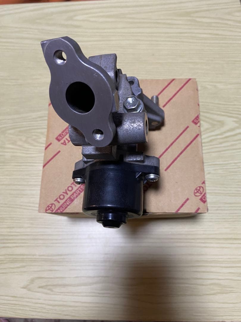 ZVW30 プリウス　25620-37120　EGRバルブ　30プリウス