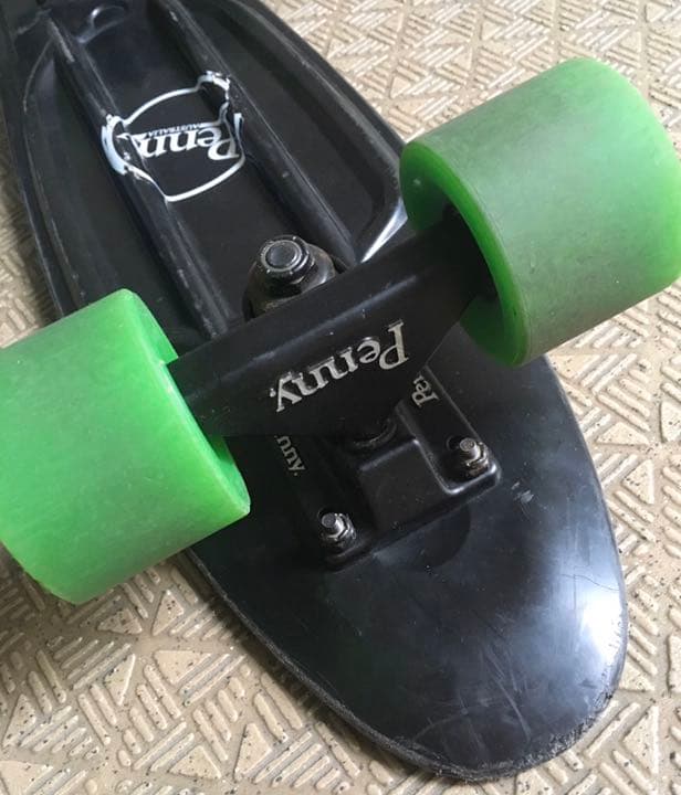 22インチ　ペニーPENNYスケートボード、ドッグダウンホイールセット