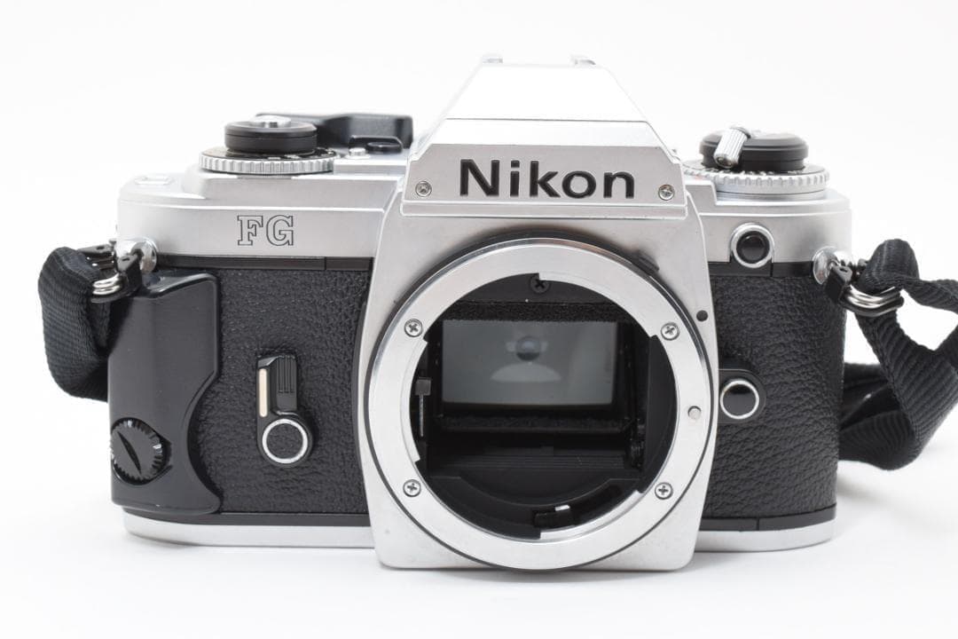 超美品 NIKON FG シルバー フィルムカメラ モルト新品交換済 M835