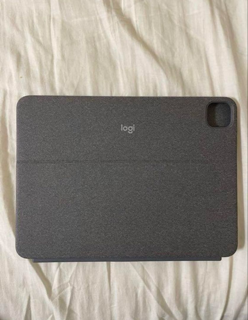 [最安値]iPad pro256GB (logicool キーボード付き)