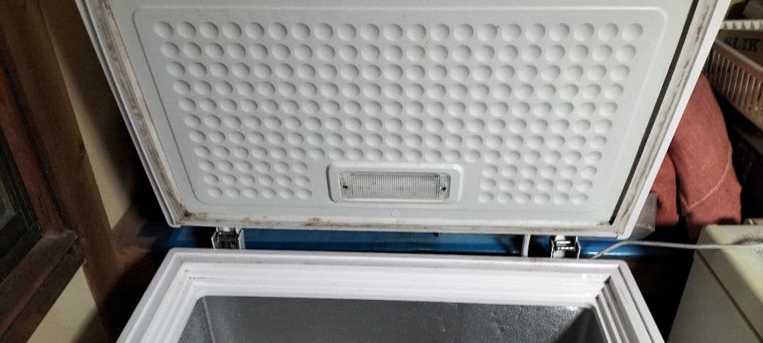 レマコムの冷凍ストッカー161㍑ 性能抜群 静音省エネLED照明ノンフロ