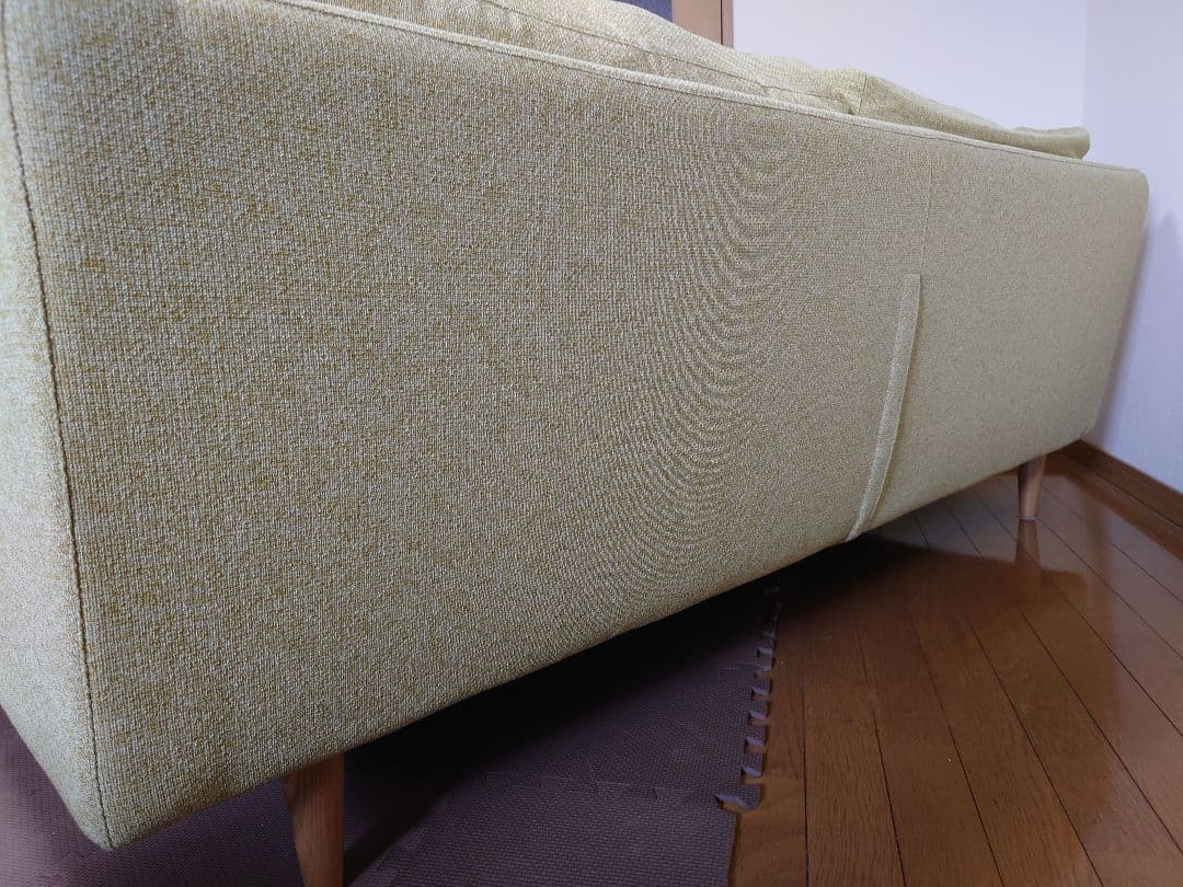 ライトグリーン ３人掛けソファ