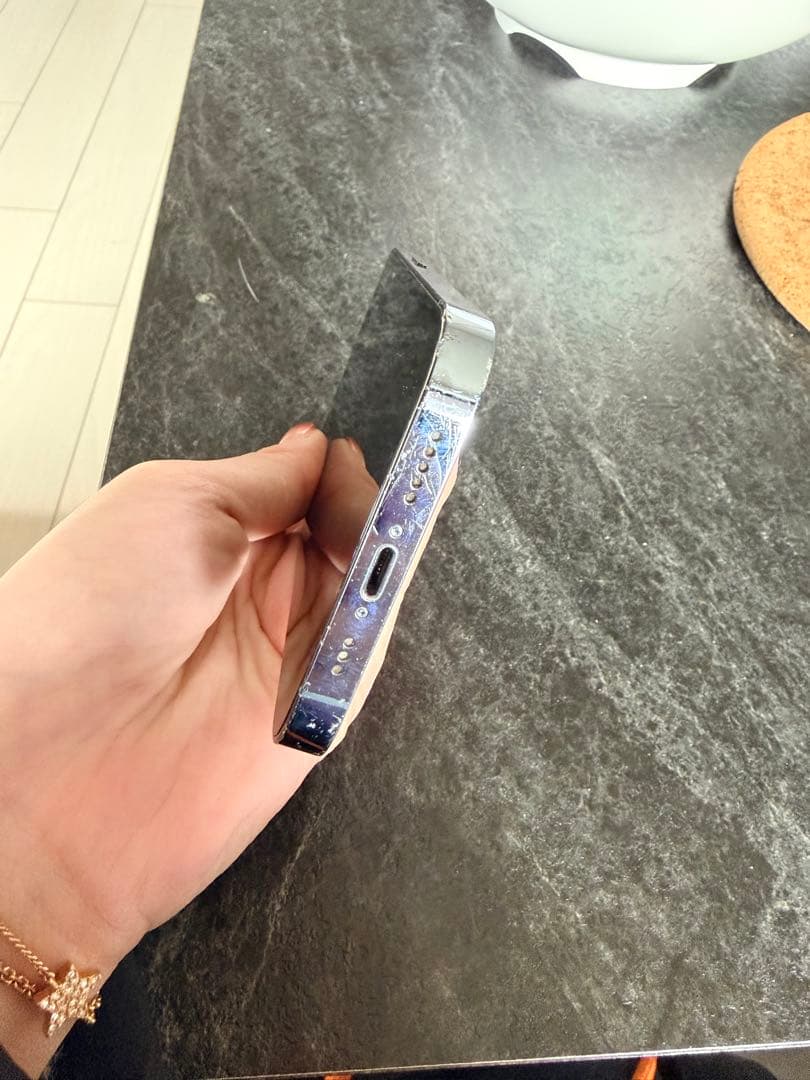 i P hone 13 pro 256G ガラス割れあり　擦り傷あり