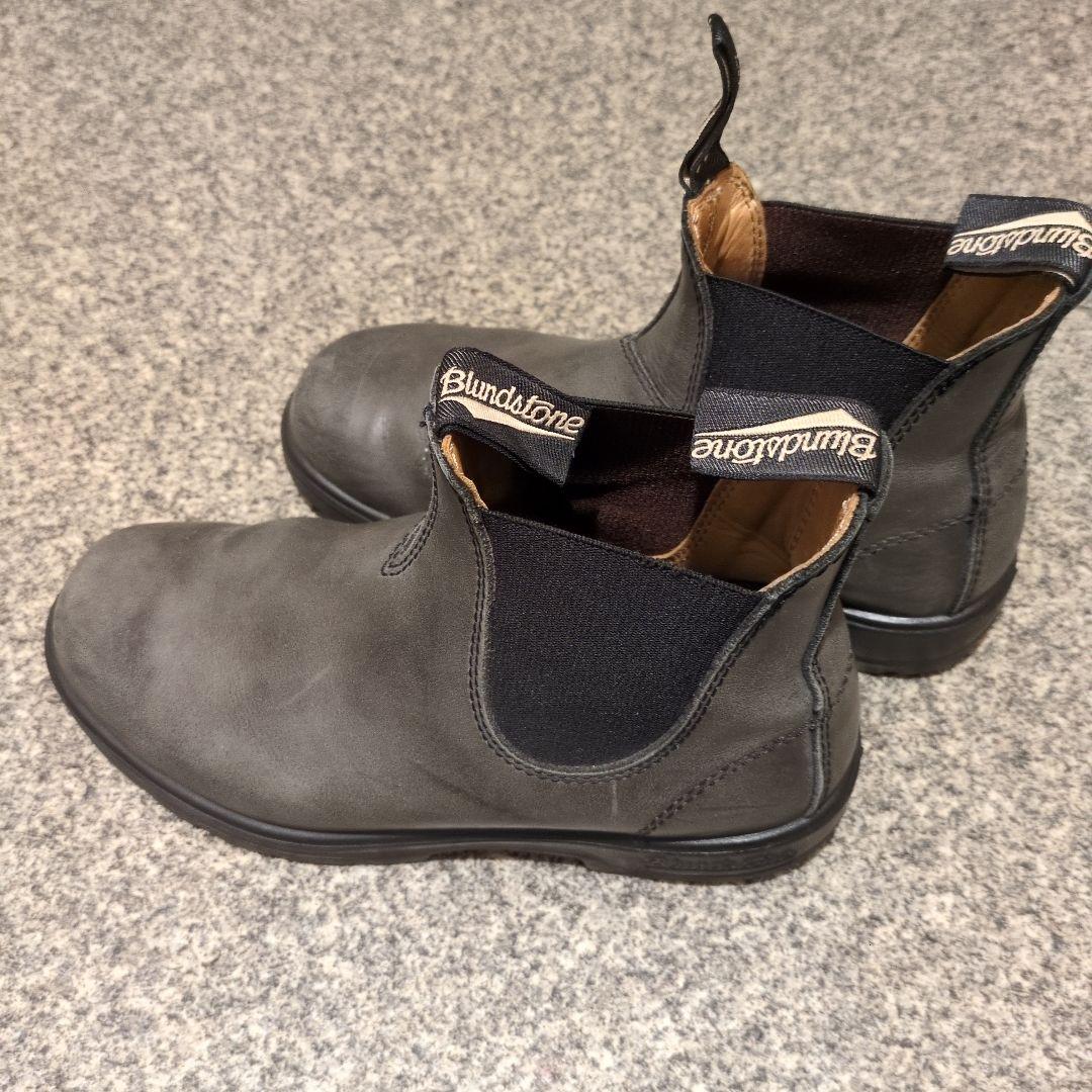 Blundstone グレー サイドゴアブーツ