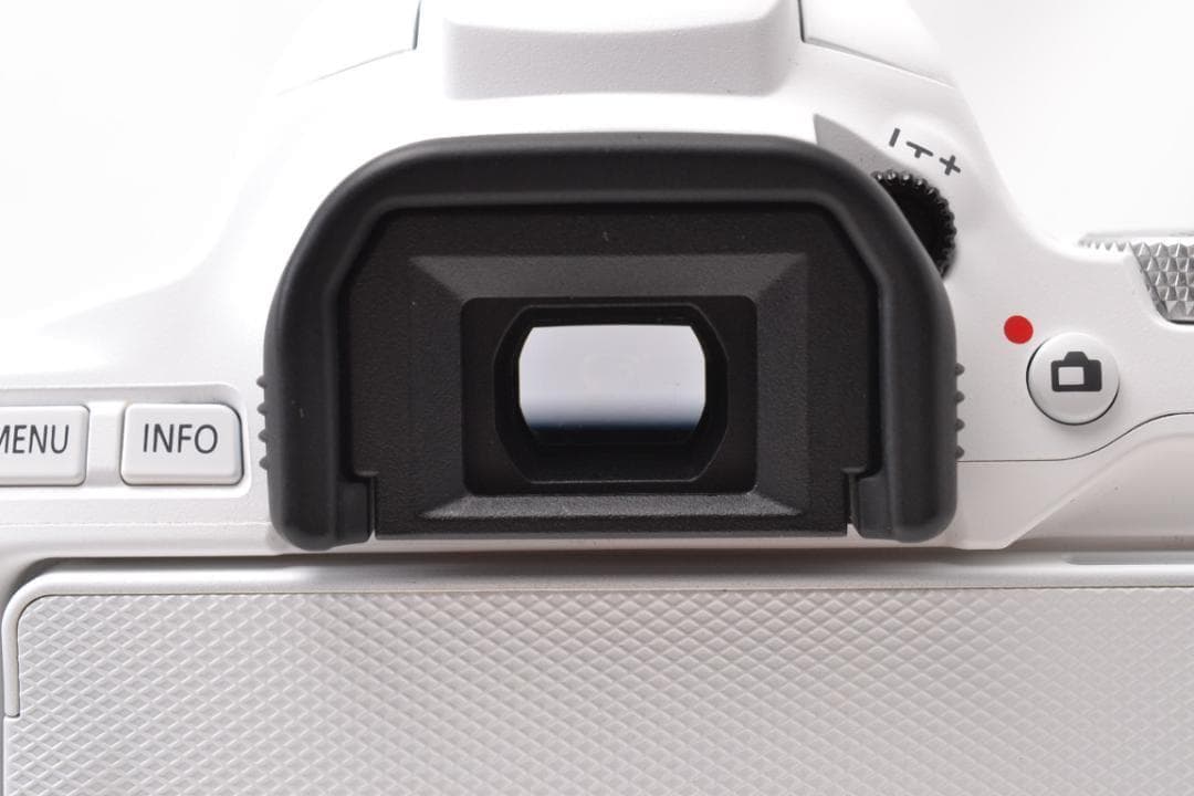 ■ 美品 ■ キャノン　Canon EOS Kiss X10 希少ホワイト