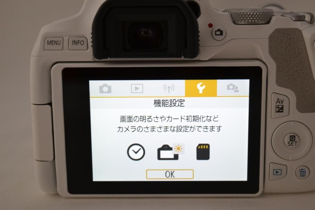 ■ 美品 ■ キャノン　Canon EOS Kiss X10 希少ホワイト