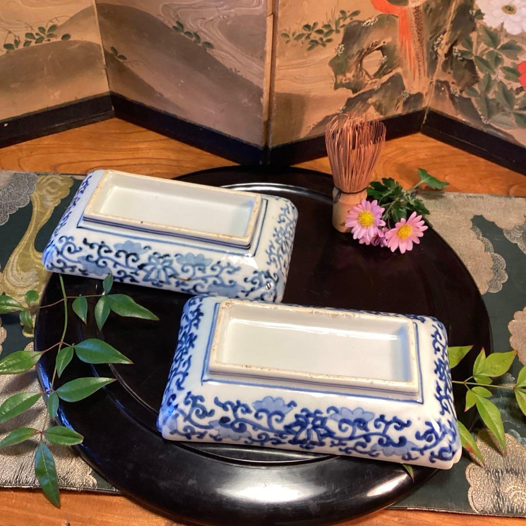 A1056 古伊万里　懐石道具　錦手　窓絵流水菖蒲紋様　隅入長皿　2枚