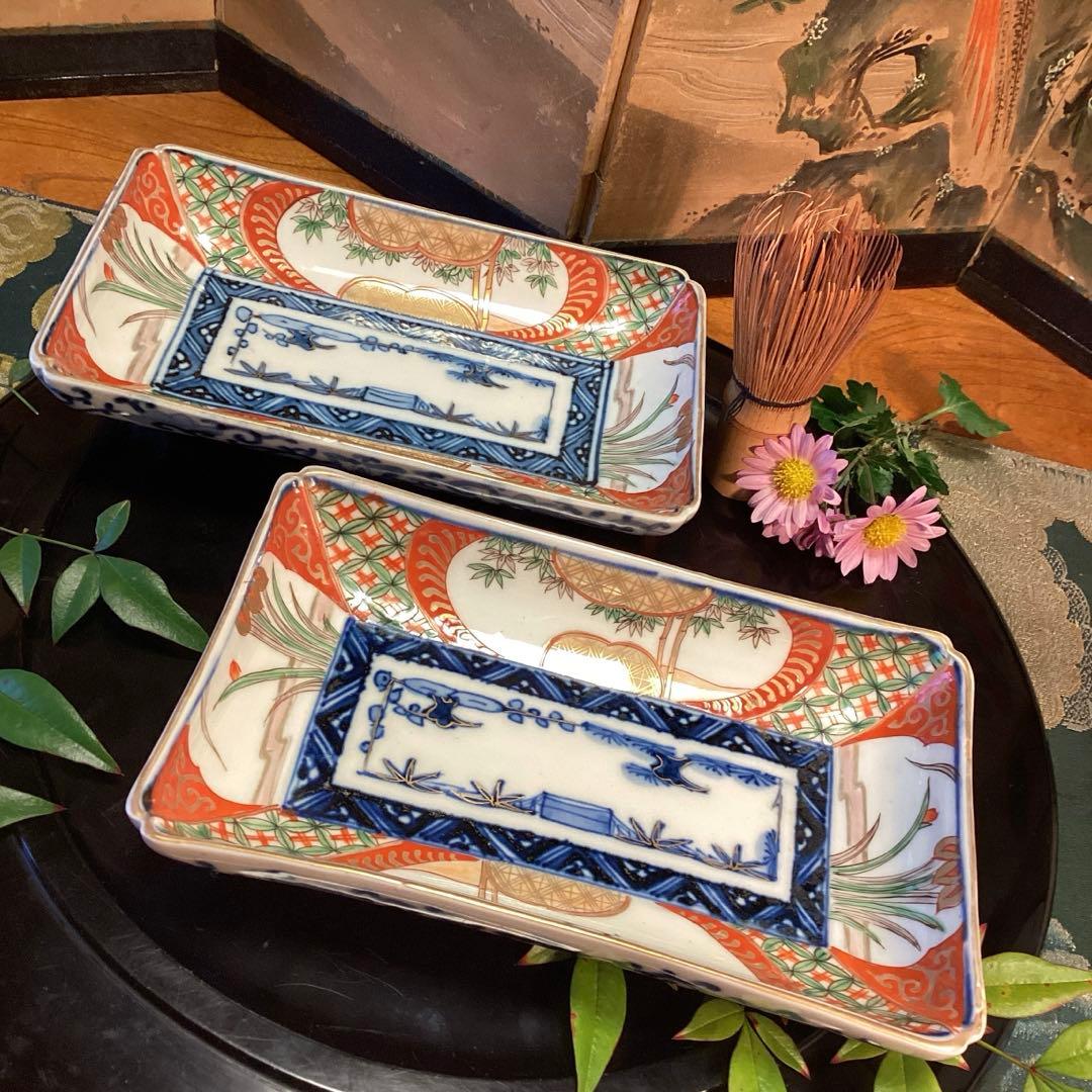 A1056 古伊万里　懐石道具　錦手　窓絵流水菖蒲紋様　隅入長皿　2枚