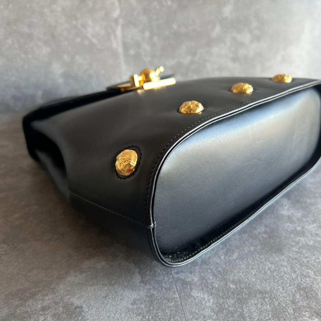 ⭐️Salvatore Ferragamo⭐️フェラガモ パンプス金具