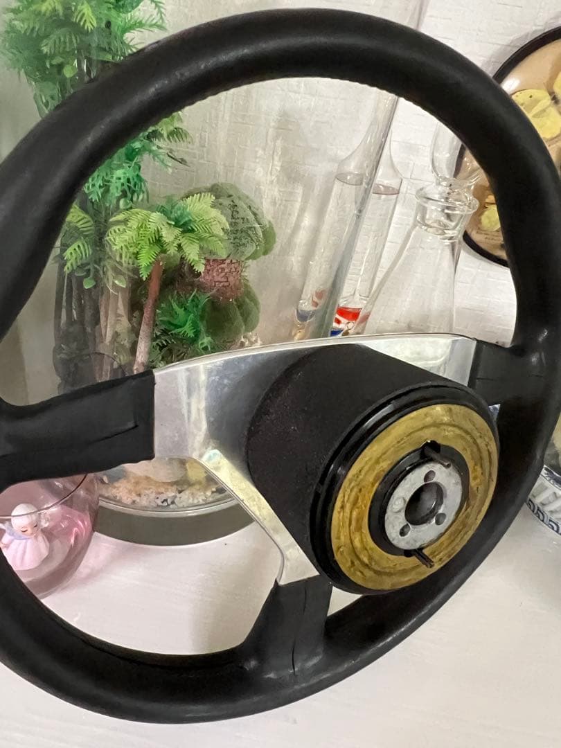 希少品！激安送料込‼️ フェラーリ ステアリング 跳ね馬マーク/イタリア製