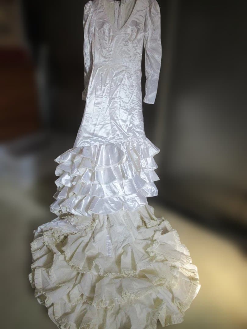 ホワイト　バタデコーラ