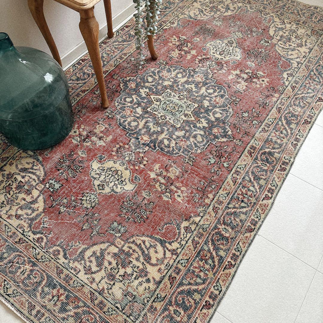 トルコ　ヴィンテージ ラグ　くすみピンク　ネイビー　メダリオン