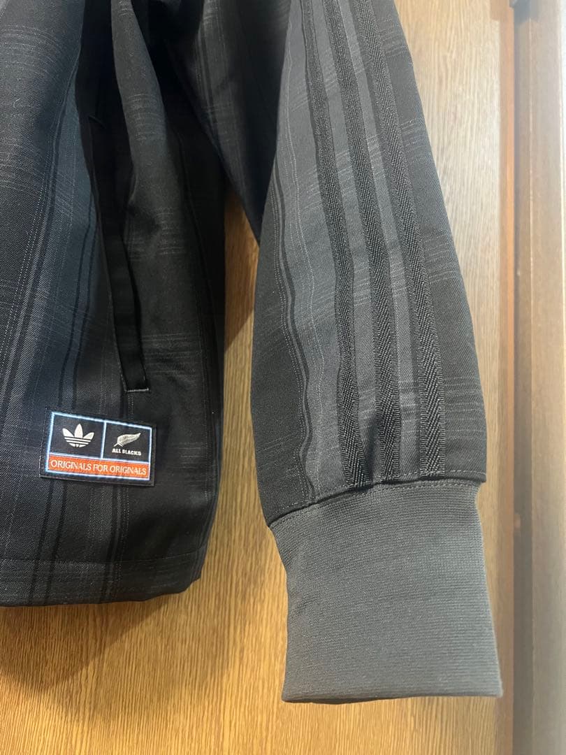 アディダス オリジナルス & オールブラックス ファイヤーバード チェック柄