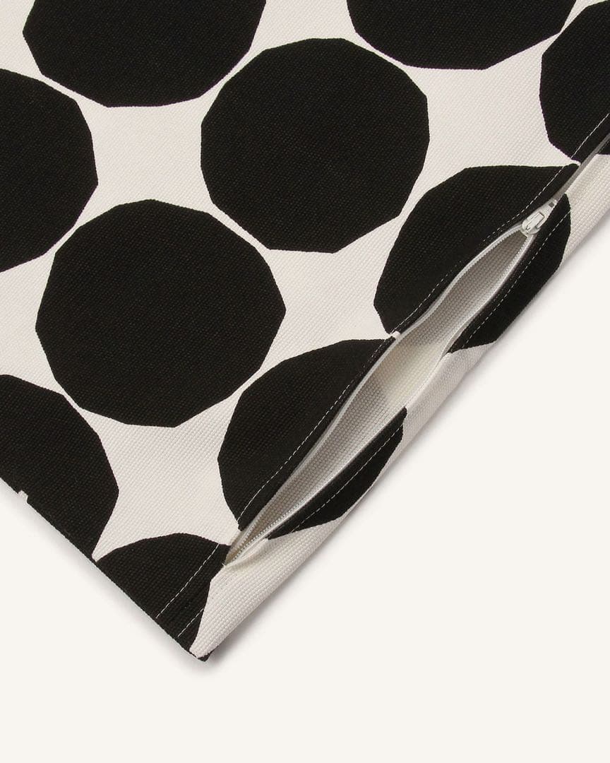 マリメッコ Pienet kivet クッションカバー ドット 水玉 新品