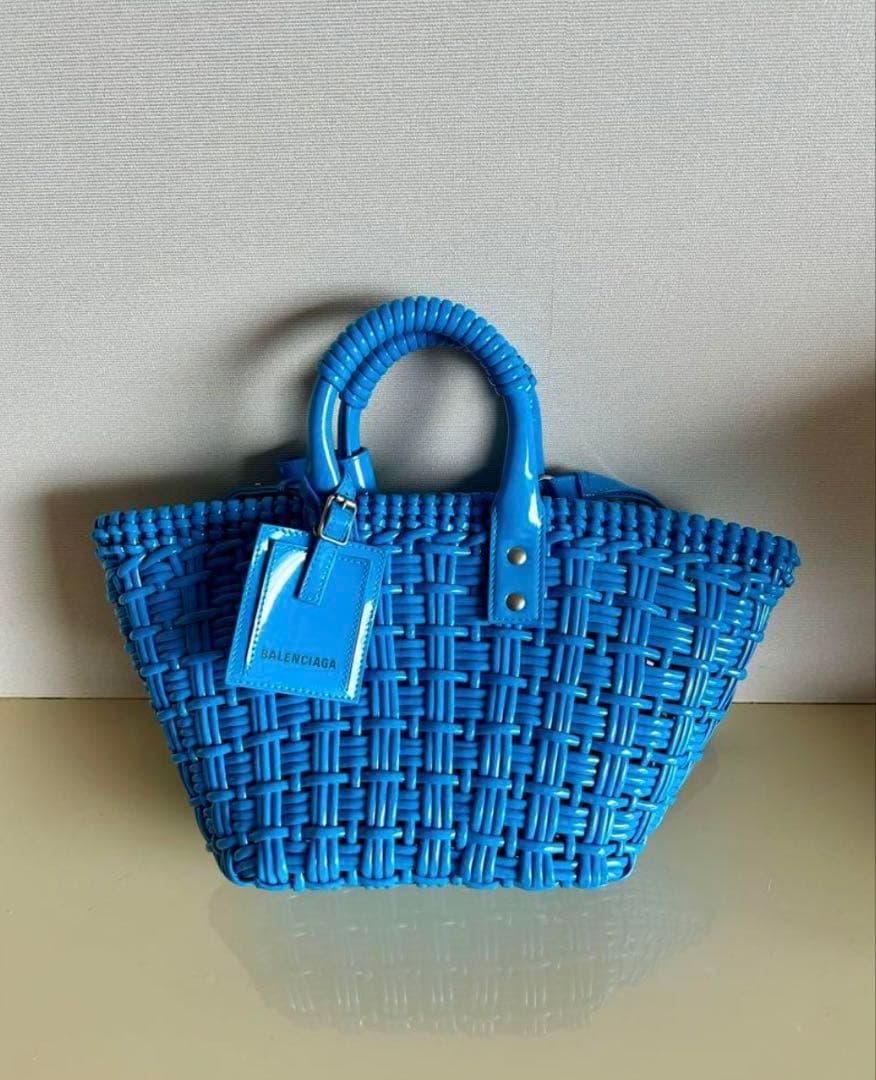 バレンシアガ　ビストロ ストラップ付きバスケット XS ブルー