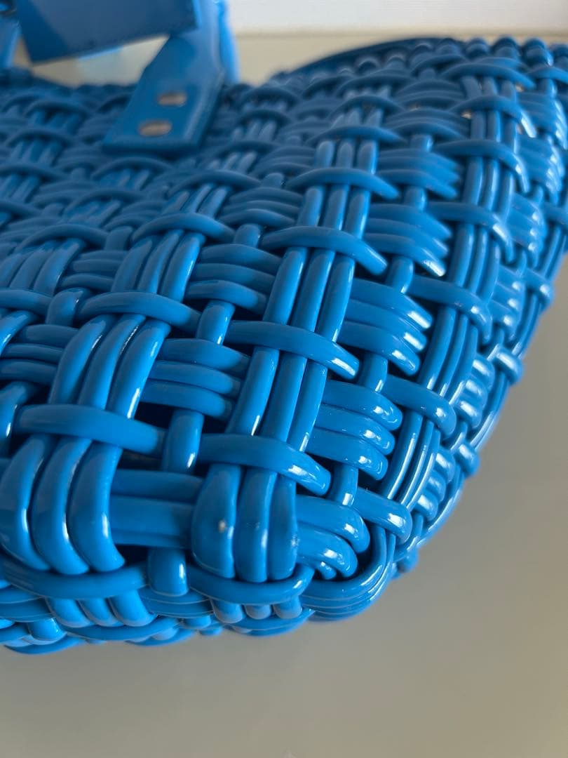 バレンシアガ　ビストロ ストラップ付きバスケット XS ブルー