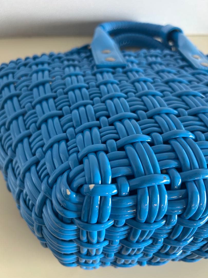 バレンシアガ　ビストロ ストラップ付きバスケット XS ブルー