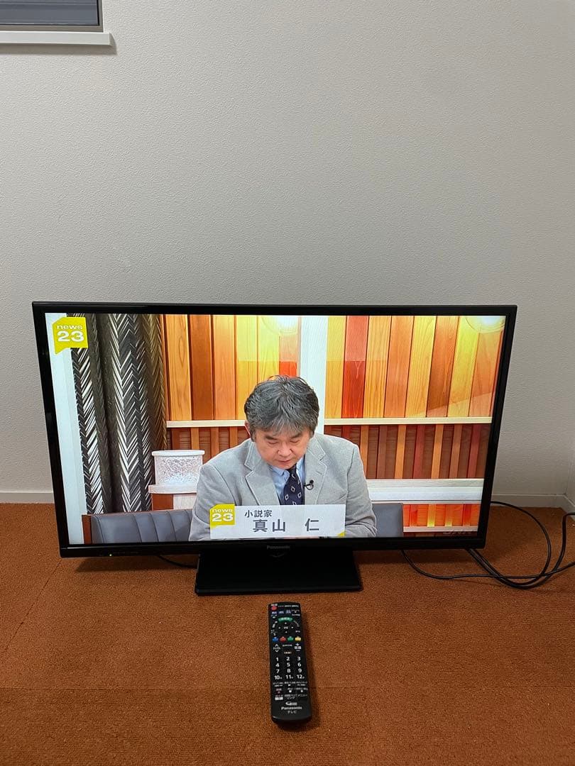 パナソニック　液晶テレビ 32V型　地上/BS/110度CSデジタルハイビジョン