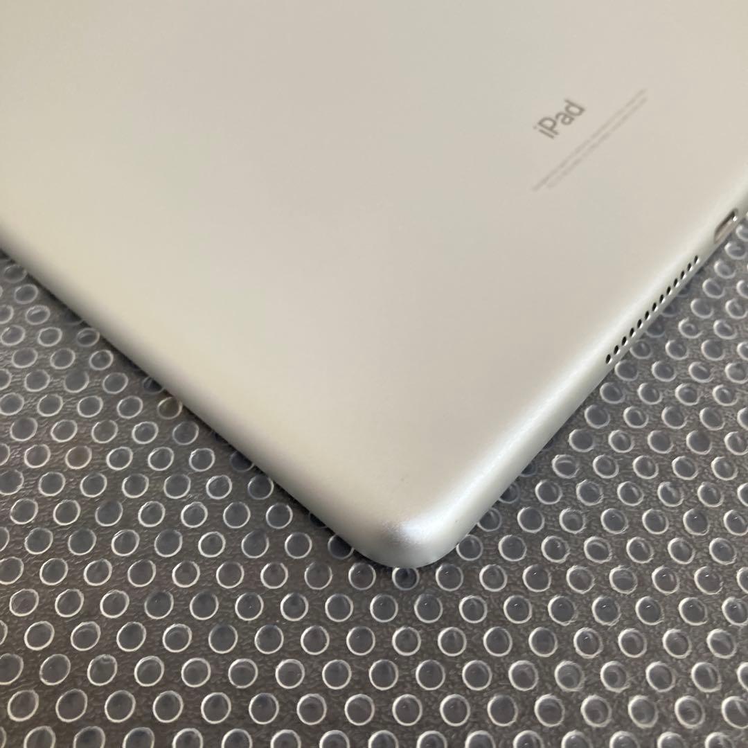 840 美品☆電池ほぼ新品☆iPad6第6世代 32GB WIFIモデル☆