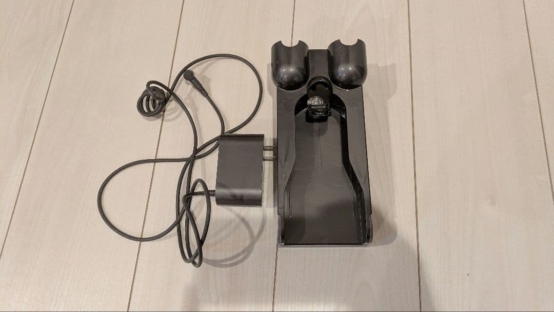 Dyson cyclone V10 fluffy アタッチメント多数 中古品