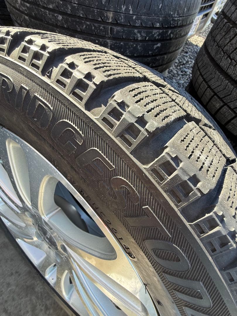 ブリヂストン スタッドレスタイヤ 18インチ235/50R18