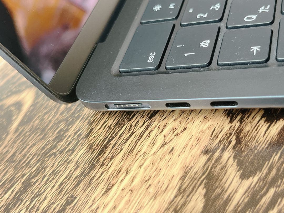 Apple MacBook Air M2 ミッドナイト