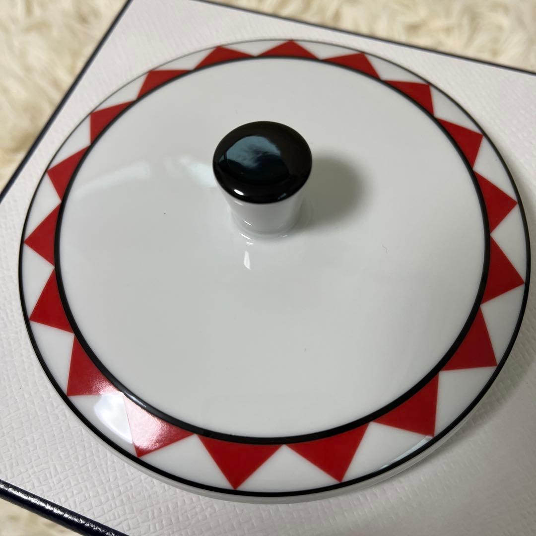 美品　PRADA プラダ　ポーセリンボックス アクセサリー ジュエリー ケース