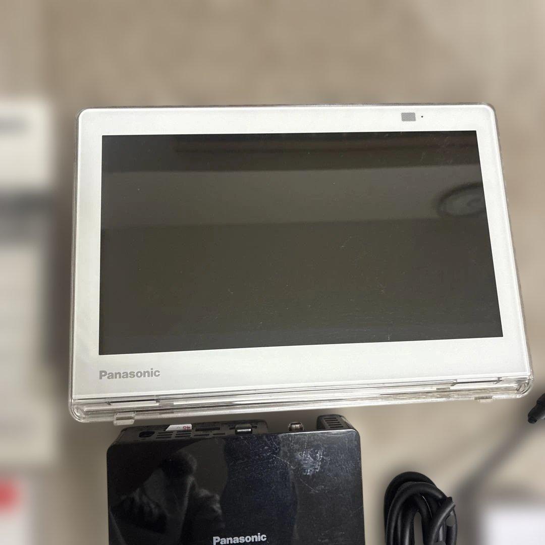Panasonic ポータブルテレビ UN-10E10-W 23年製