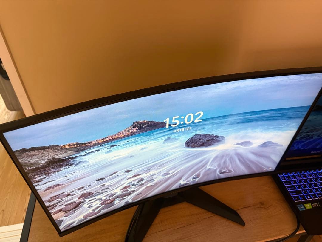 MSI 湾曲型ディスプレイ 27.5インチ