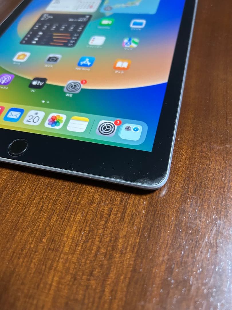 【美品】iPad 第5世代　シルバー 本体32GB Wi-Fiモデル