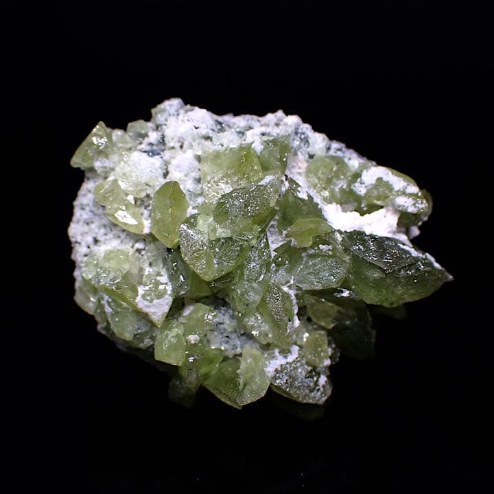 【パキスタン/バルチスタン産】スフェーンの群晶