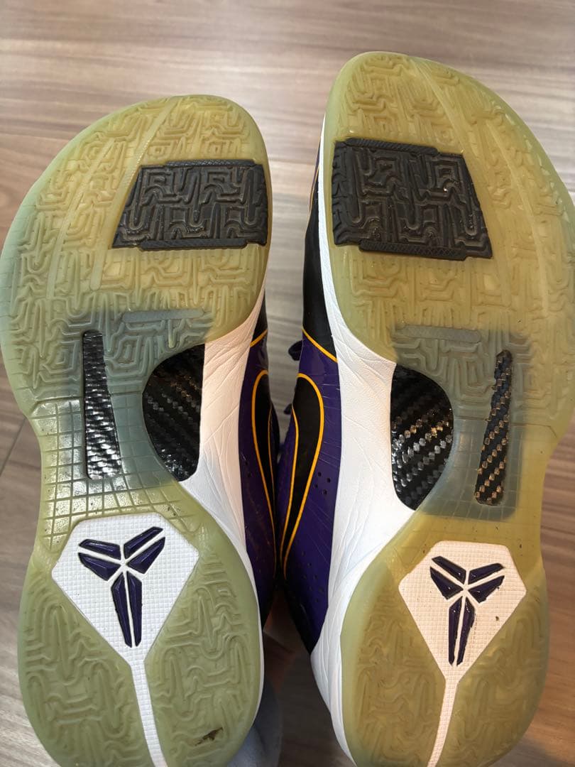 コービー・ブライアント バスケットシューズ 紫/黒