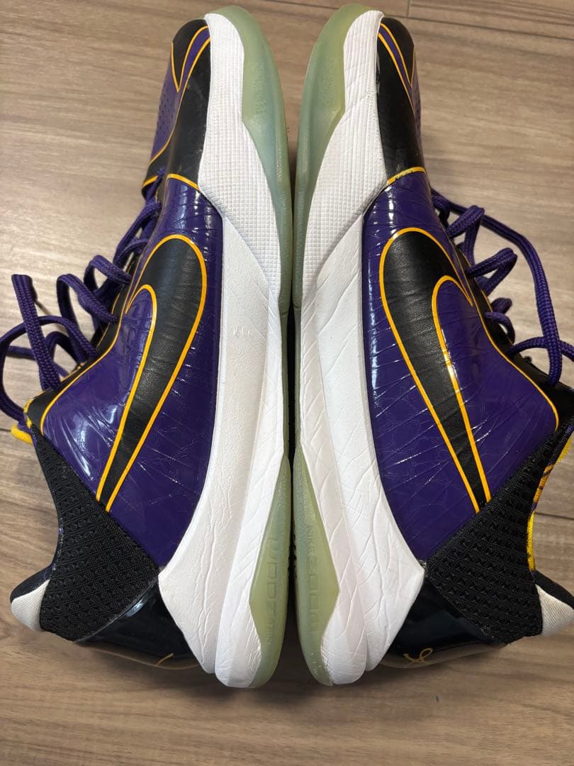 コービー・ブライアント バスケットシューズ 紫/黒