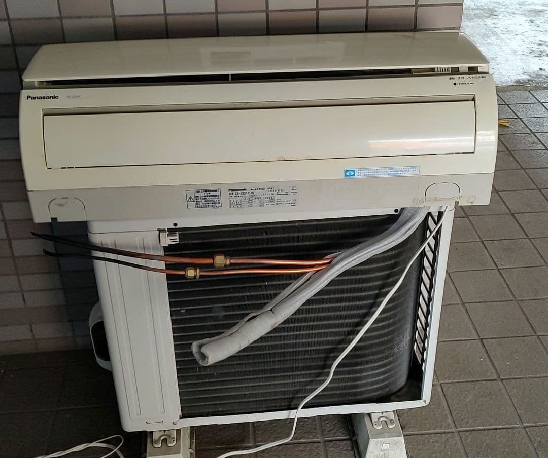 ヒロ　Panasonic 壁掛けエアコン本体　CS-J221　直接取引